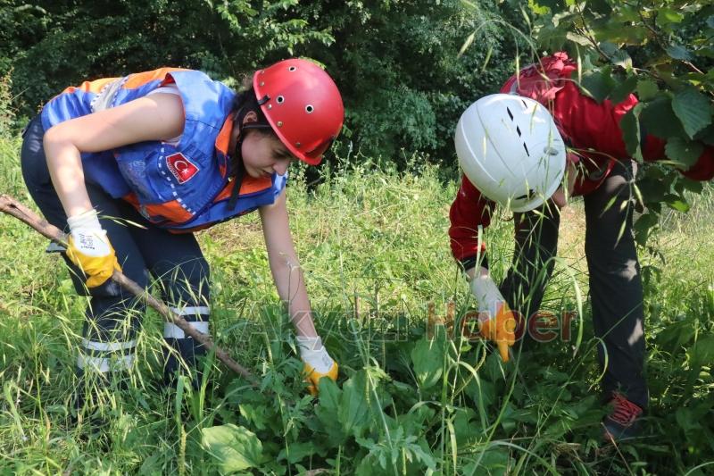 AFAD halkayı genişleterek detaylı arazi aramasına başladı