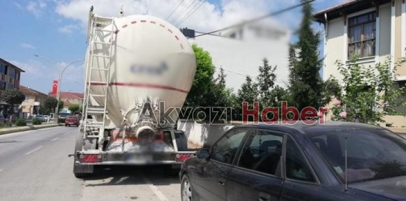 Tır ve kaldırıma bırakılan araçra ceza yağdı