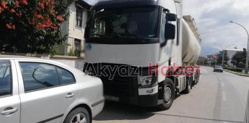 Tır ve kaldırıma bırakılan araçra ceza yağdı