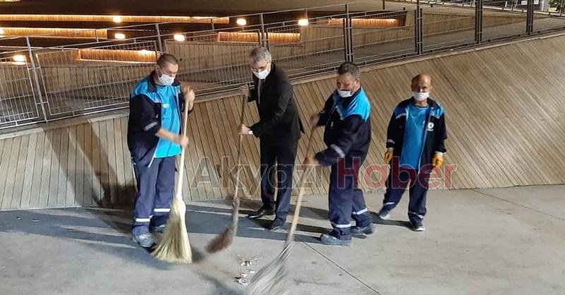 Başkan Yüce, Demokrasi meydanı'nı süpürdü!