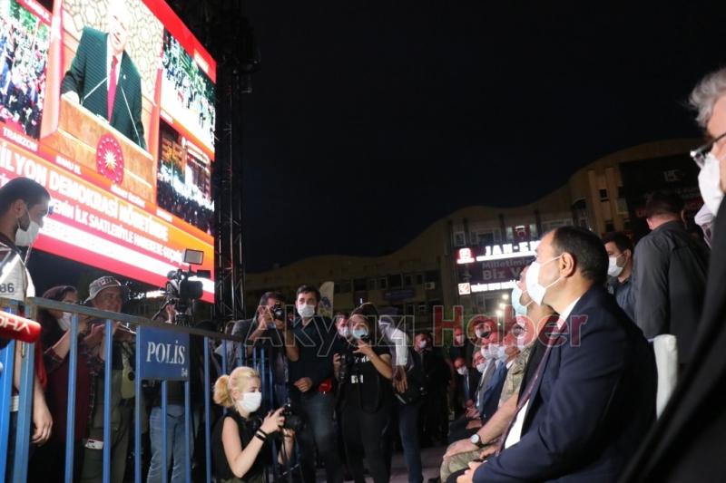 Sakaryalılar meydanı doldurdu