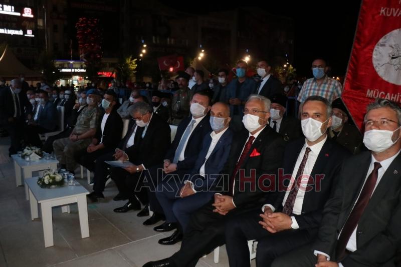 Sakaryalılar meydanı doldurdu