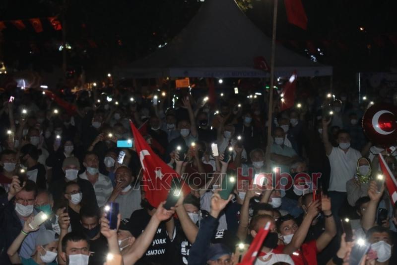 Sakaryalılar meydanı doldurdu