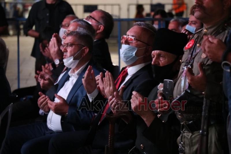 Sakaryalılar meydanı doldurdu