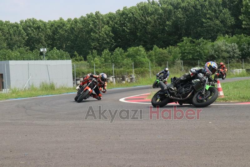  Sofuoğlu, şampiyonları yarışlara hazırlıyor