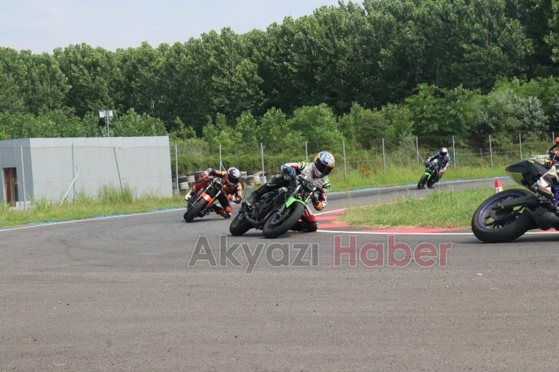  Sofuoğlu, şampiyonları yarışlara hazırlıyor