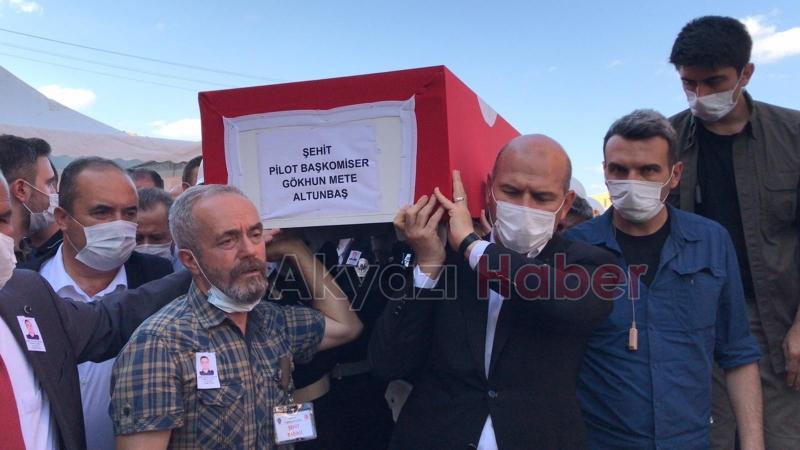 Akyazı'nın damadı şehit pilot son yolculuğuna uğurlandı