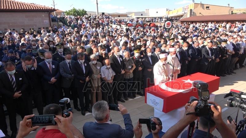 Akyazı'nın damadı şehit pilot son yolculuğuna uğurlandı
