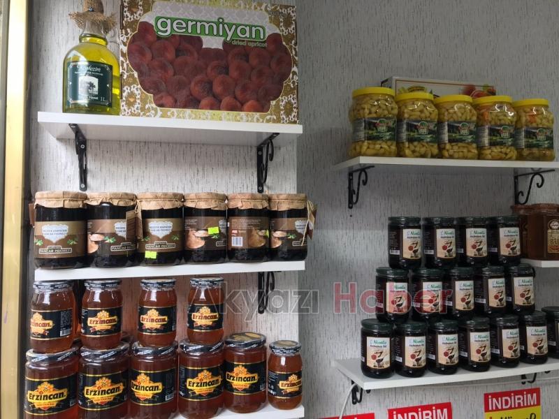 Kütahya'nın meşhur Ertaş Damak Sucukları Akyazıda