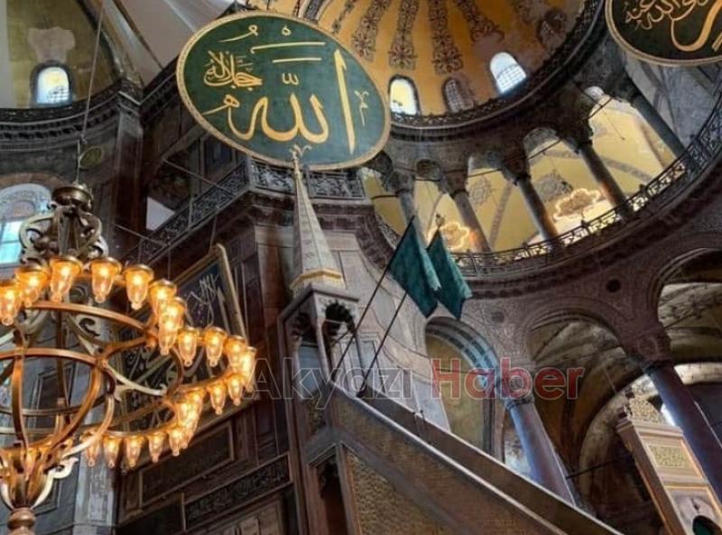 Ayasofya bugün aslına rücu etti