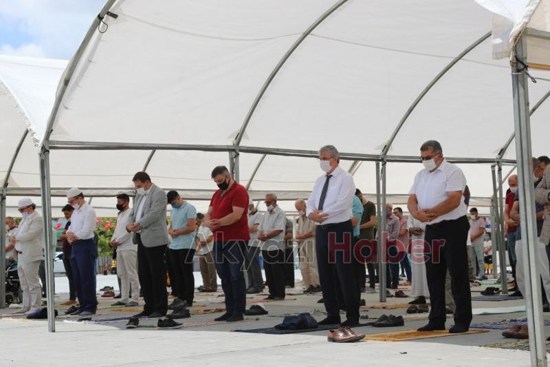 Ali Erbaş, Demokrasi Meydanı'nda cuma namazını kıldırdı