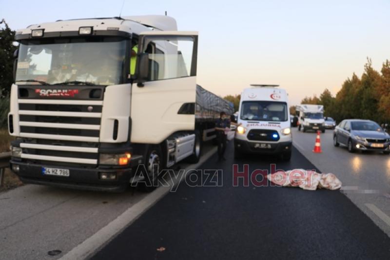 Akyazılı tır şoförü feci kazada can verdi