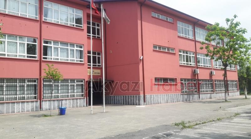 Akyazı Anadolu İmam Hatip Lisesi'nden büyük başarı