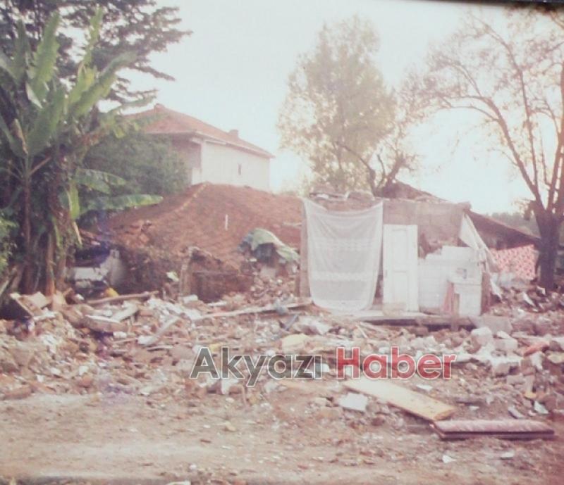 Akyazı'da fotoğraflarla 17 Ağustos depremi
