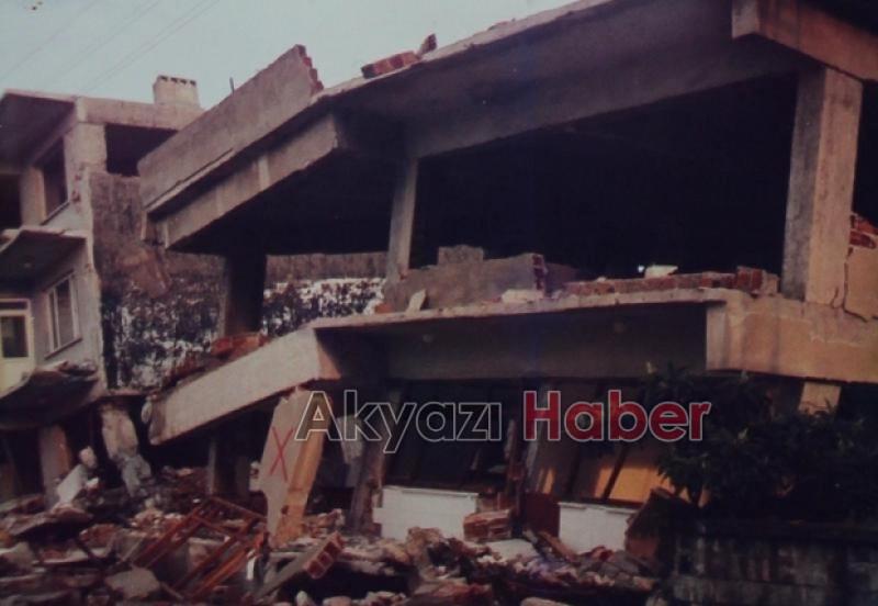 Akyazı'da fotoğraflarla 17 Ağustos depremi
