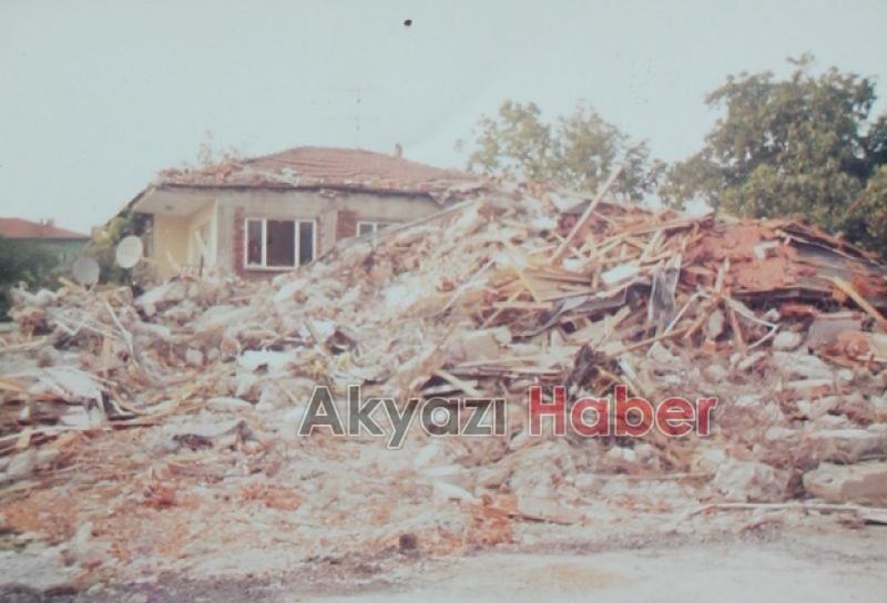 Akyazı'da fotoğraflarla 17 Ağustos depremi