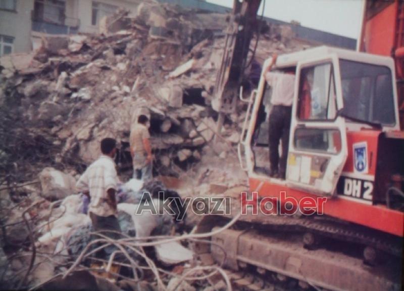 Akyazı'da fotoğraflarla 17 Ağustos depremi