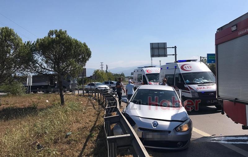 Akyazı'da 3 ayrı kazada 10 kişi yaralandı