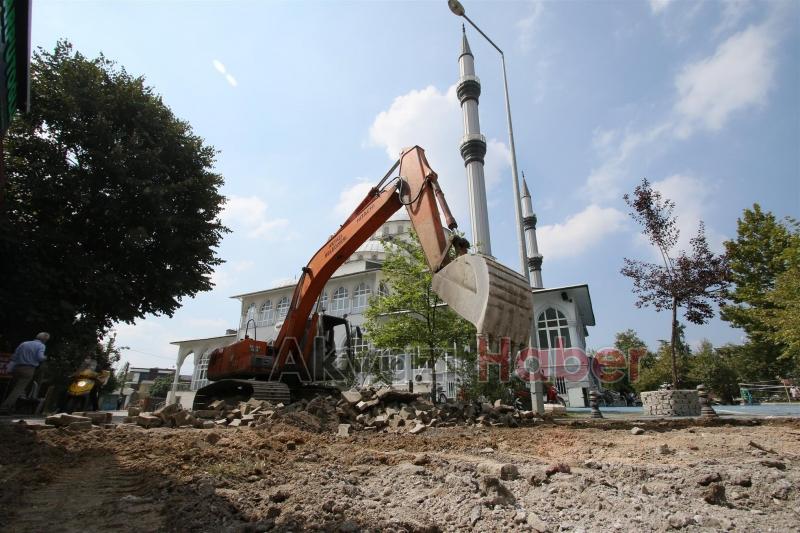 Asfalt kalktı parke geldi, parke gitti asfalt geliyor