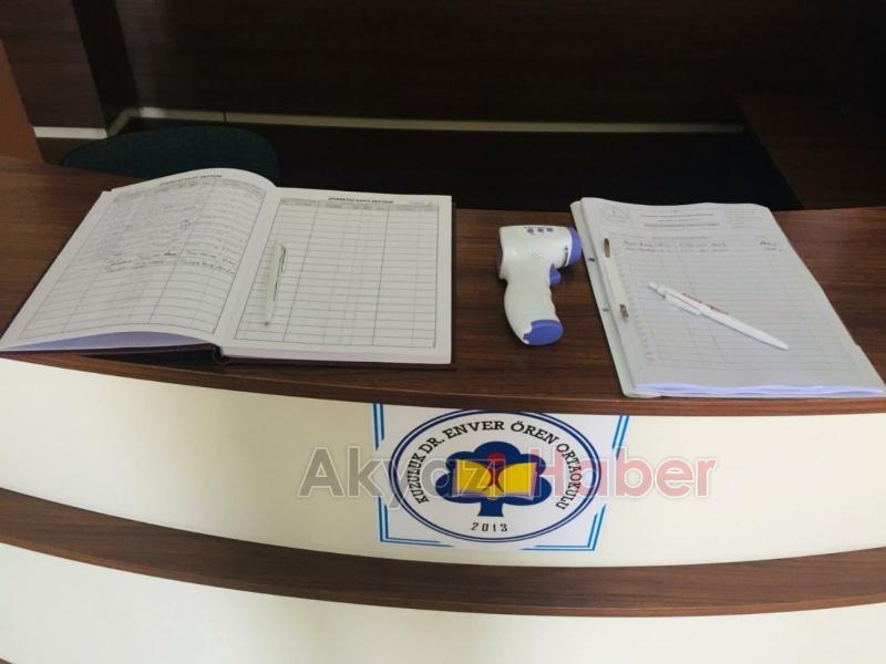 Akyazı'da iki okul Okulum Temiz belgesi aldı