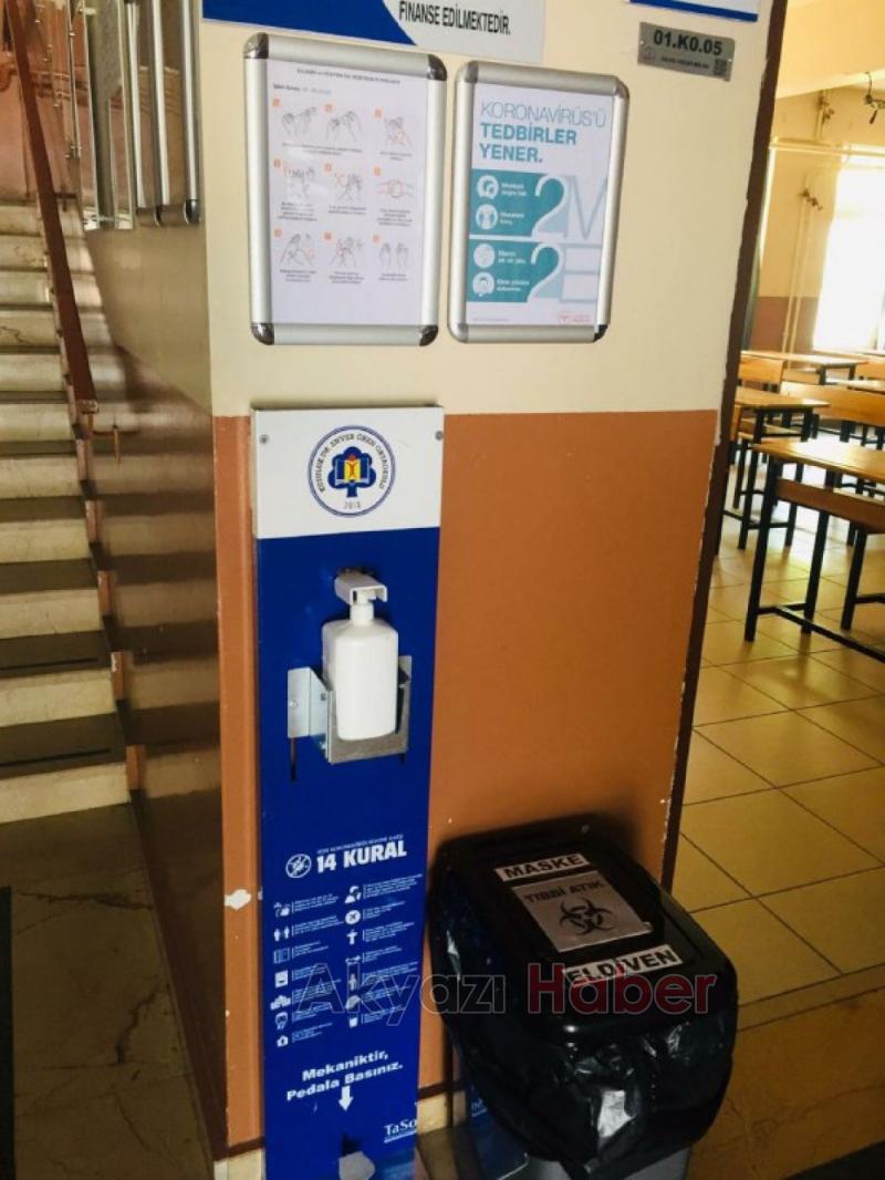 Akyazı'da iki okul Okulum Temiz belgesi aldı