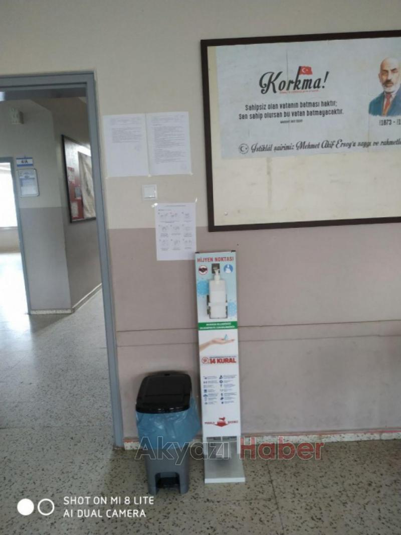 Akyazı'da iki okul Okulum Temiz belgesi aldı