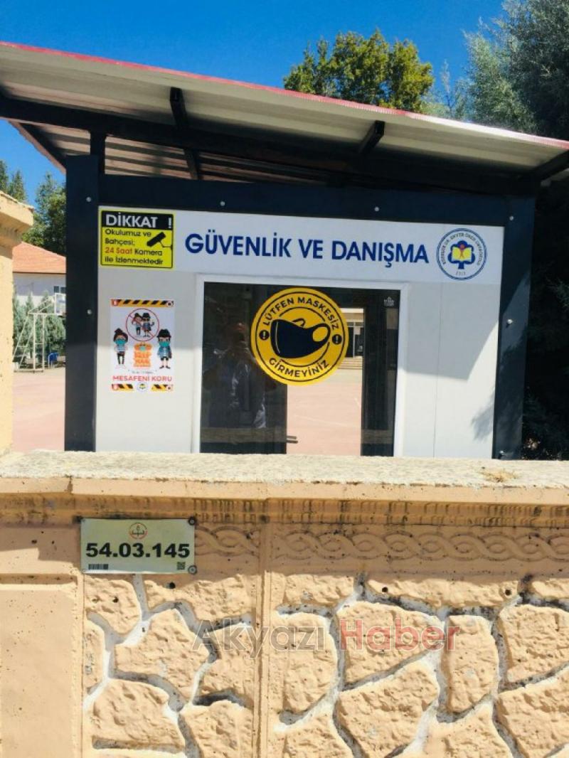 Akyazı'da iki okul Okulum Temiz belgesi aldı