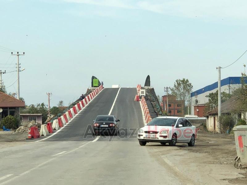 Akyazı'ya ulaşımı sağlayacak köprü tepki topladı