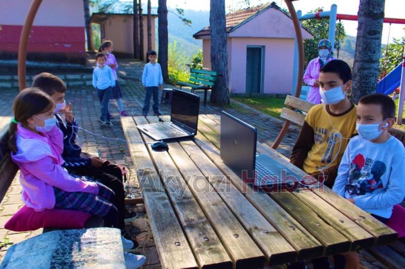 EBA mobil destek aracı Akyazıya geldi