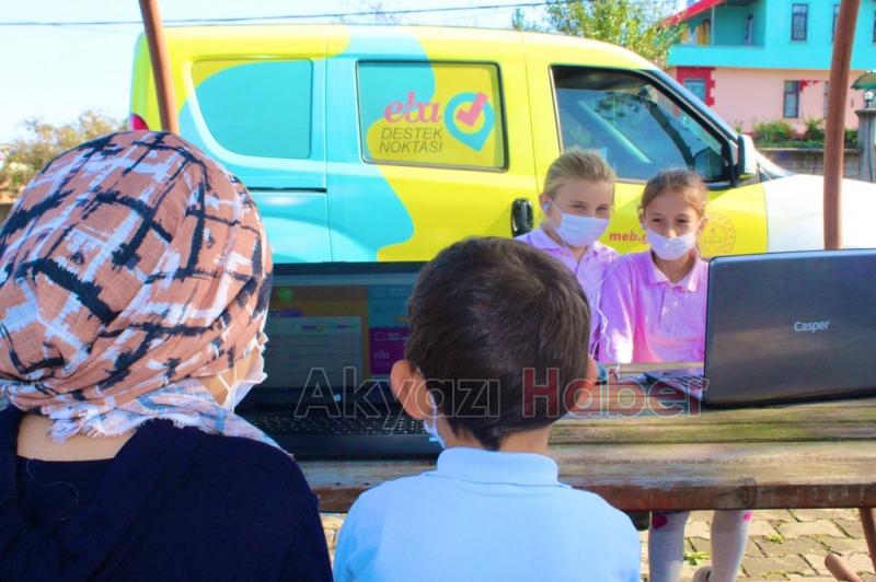 EBA mobil destek aracı Akyazıya geldi