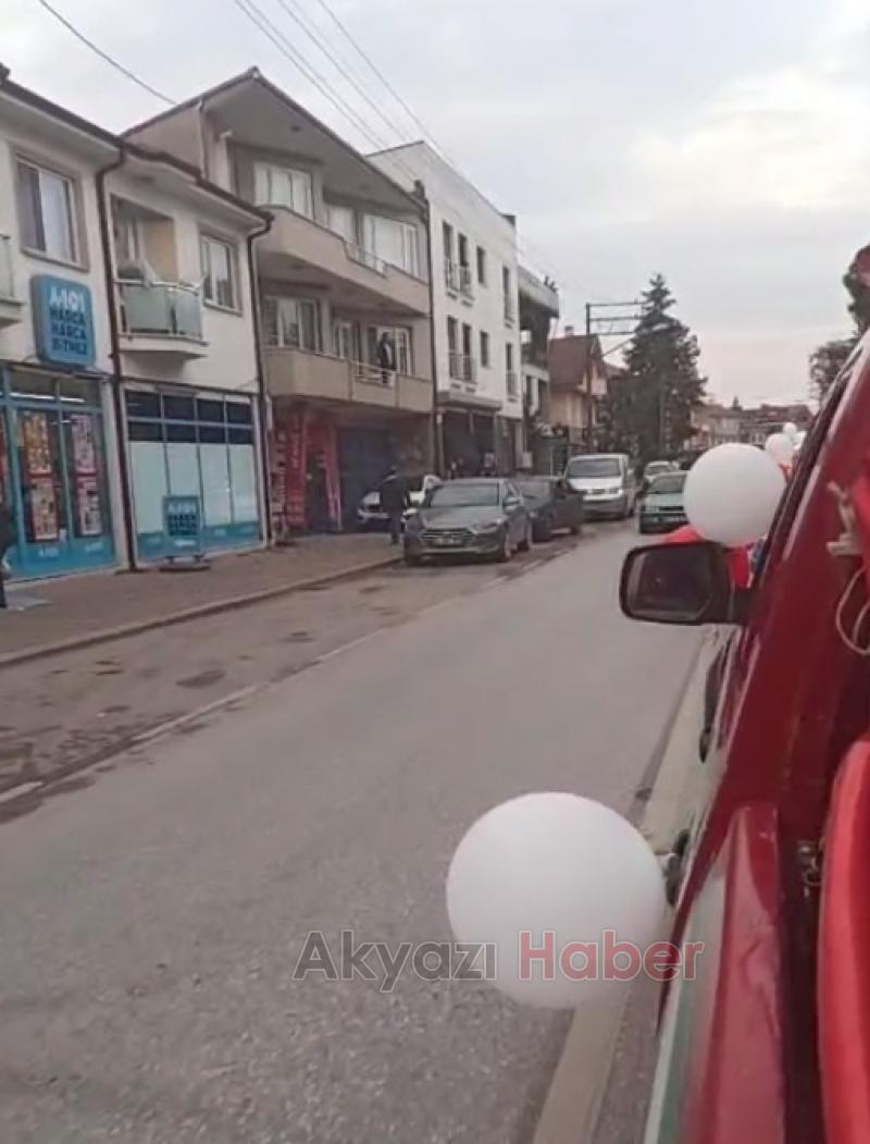 Akyazı'da cumhuriyet konvoyu