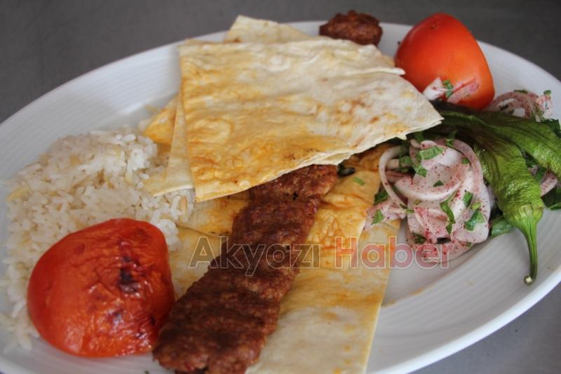 Akyazı Pide Kebap Şehir Lokantası'ndan Eşsiz Lezzetler