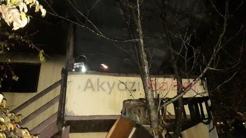 Akyazı'da ev yangını