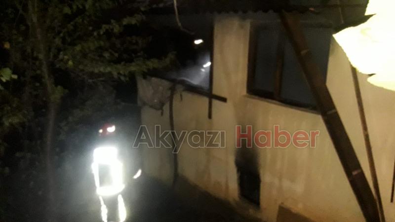 Akyazı'da ev yangını