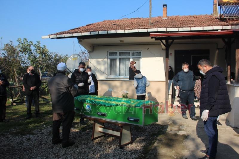 Ahmet Akcan koronaya yenik düştü