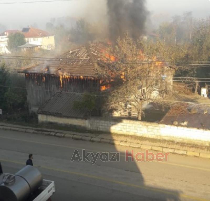 Samanlık ve ahır alev alev yandı