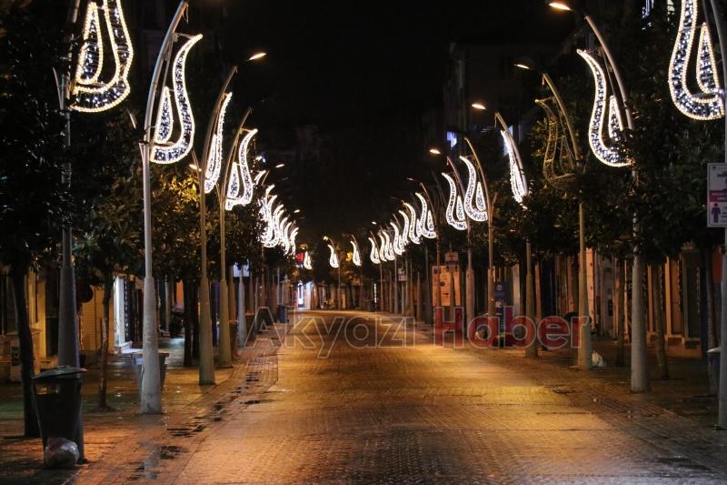 Hafta sonu sokağa çıkma yasağı başladı