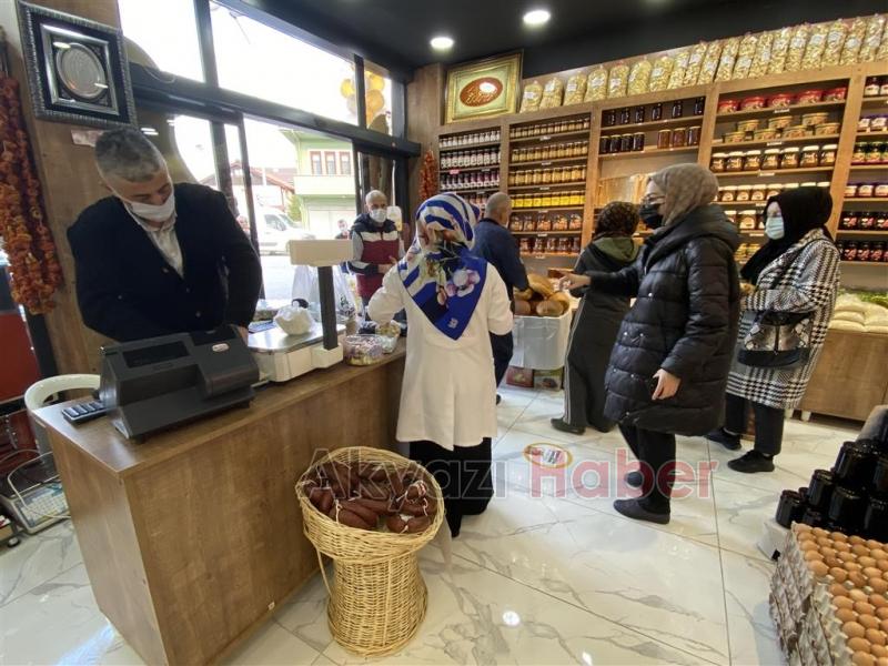 Peynirci Raşit Büyük İndirimlerle Açıldı