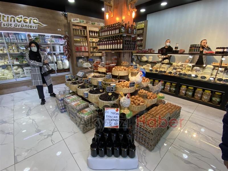 Peynirci Raşit Büyük İndirimlerle Açıldı