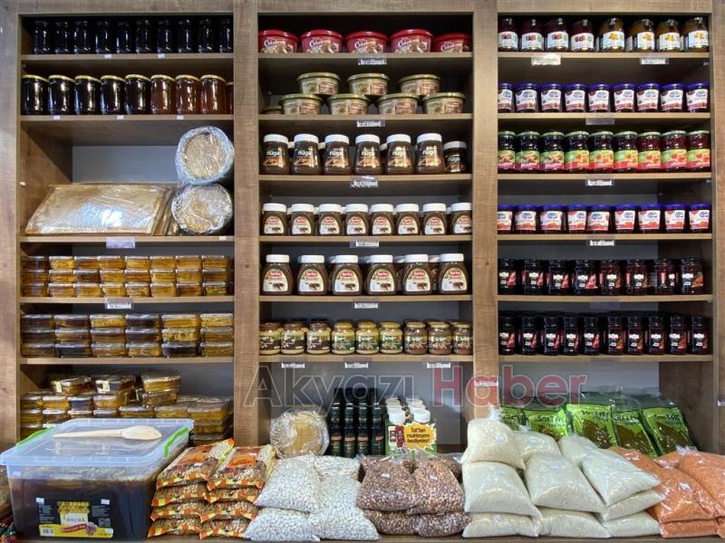 Peynirci Raşit Büyük İndirimlerle Açıldı