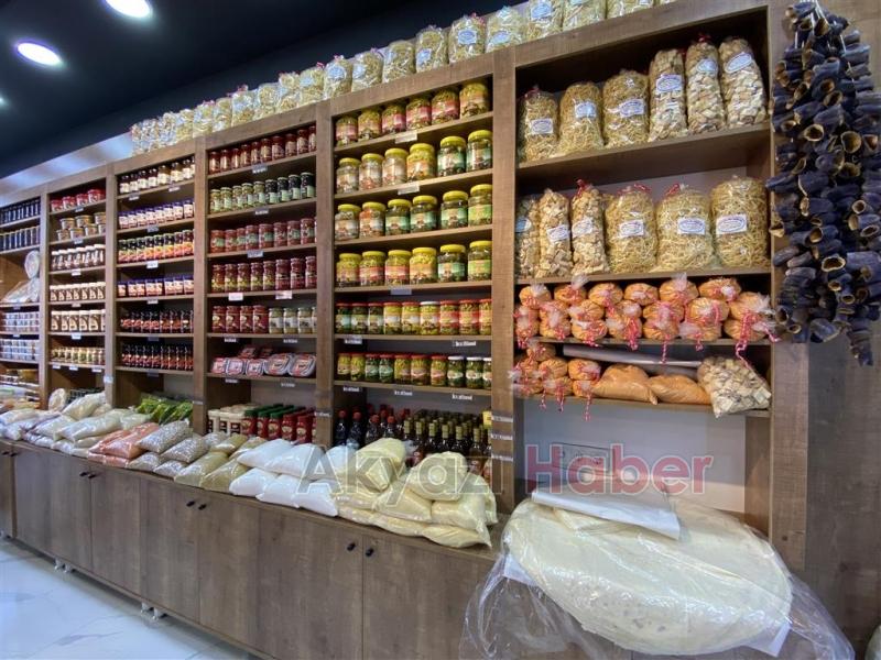 Peynirci Raşit Büyük İndirimlerle Açıldı