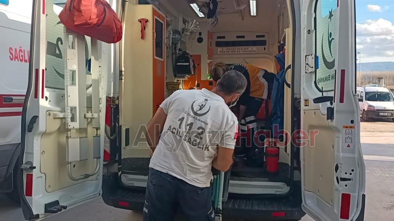 Gübre dökerken traktörün altında kaldı