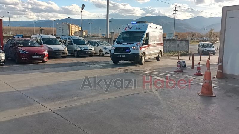 Gübre dökerken traktörün altında kaldı