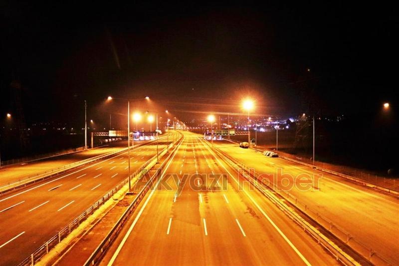 Otoyolun gece görüntüsü hayran bıraktı