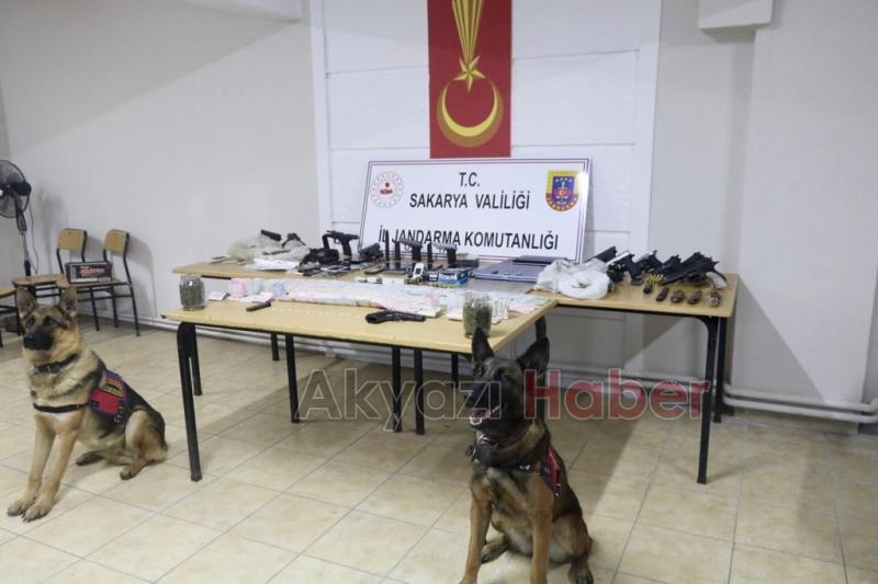 150 jandarma katıldı Akyazı'da dev operasyon