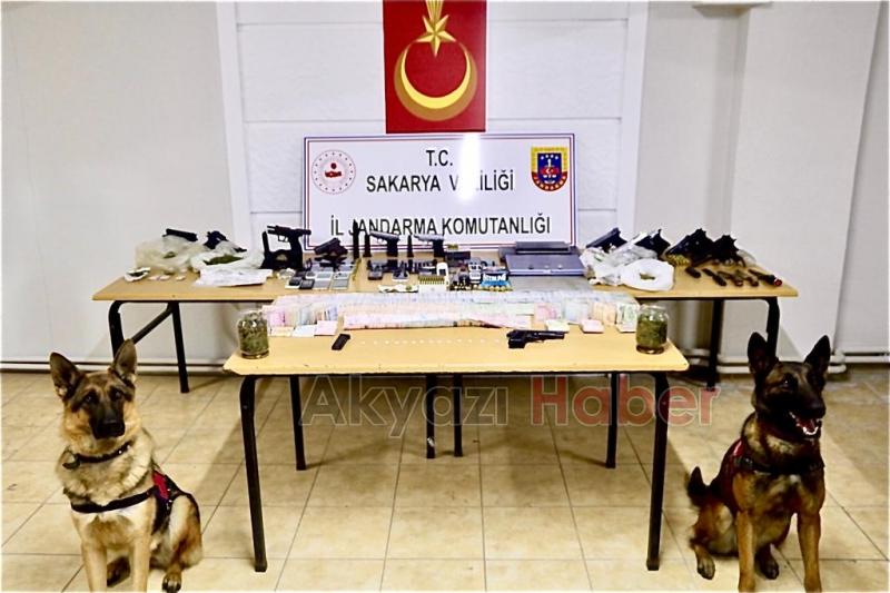 150 jandarma katıldı Akyazı'da dev operasyon