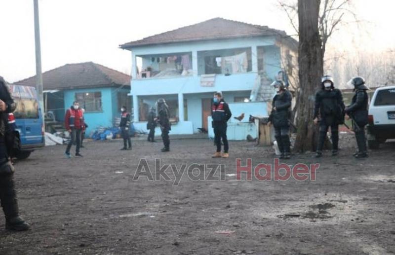 150 jandarma katıldı Akyazı'da dev operasyon