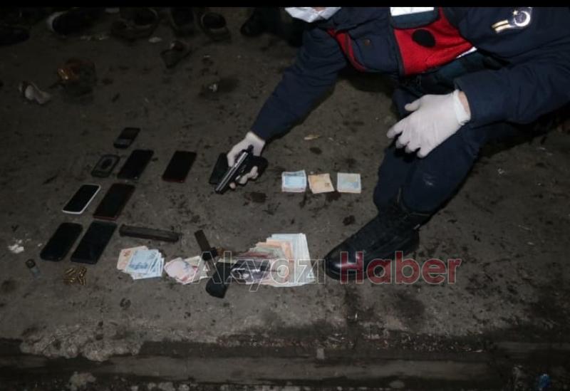 150 jandarma katıldı Akyazı'da dev operasyon