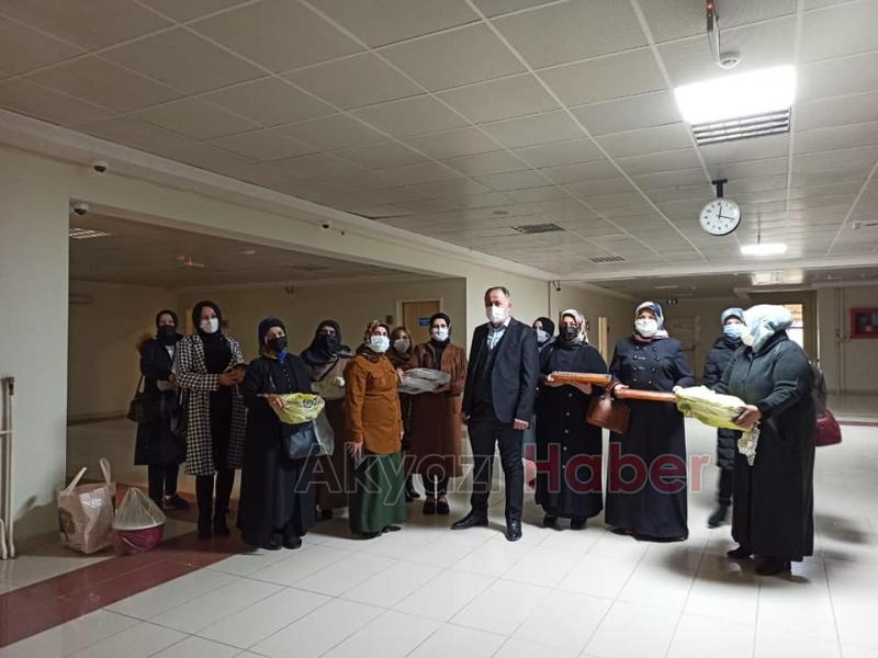 Akyazı Devlet Hastanesi'ne moral ziyareti yaptılar