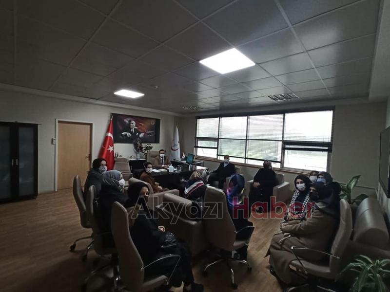 Akyazı Devlet Hastanesi'ne moral ziyareti yaptılar